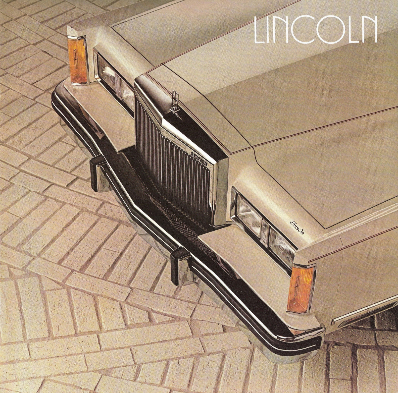 n_1982 Lincoln Town Car-01.jpg